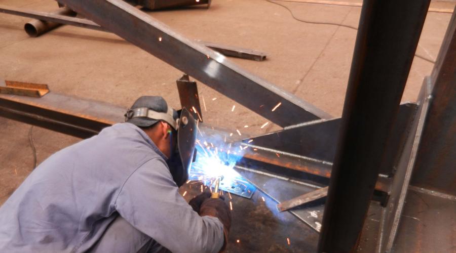 Trabajos de nuestros soldadores en campo